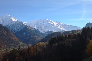 La vue depuis la maison en été Vue depuis la maison en été